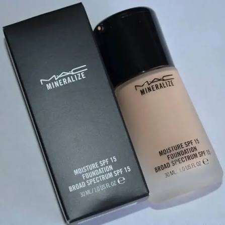  MAC Mineralize Moisture SPF 15 Foundation 